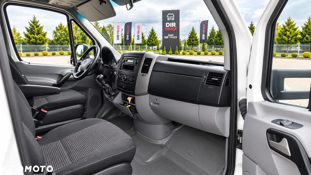Mercedes-Benz Sprinter - 13