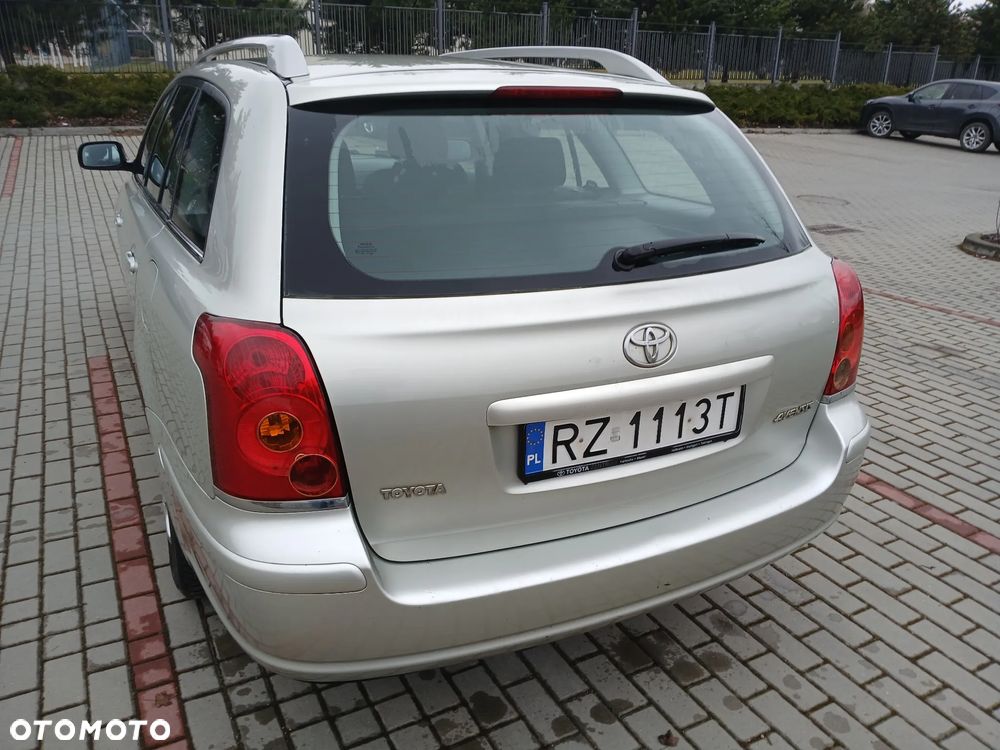 Toyota Avensis 1.8 VVT-i Sol - 15