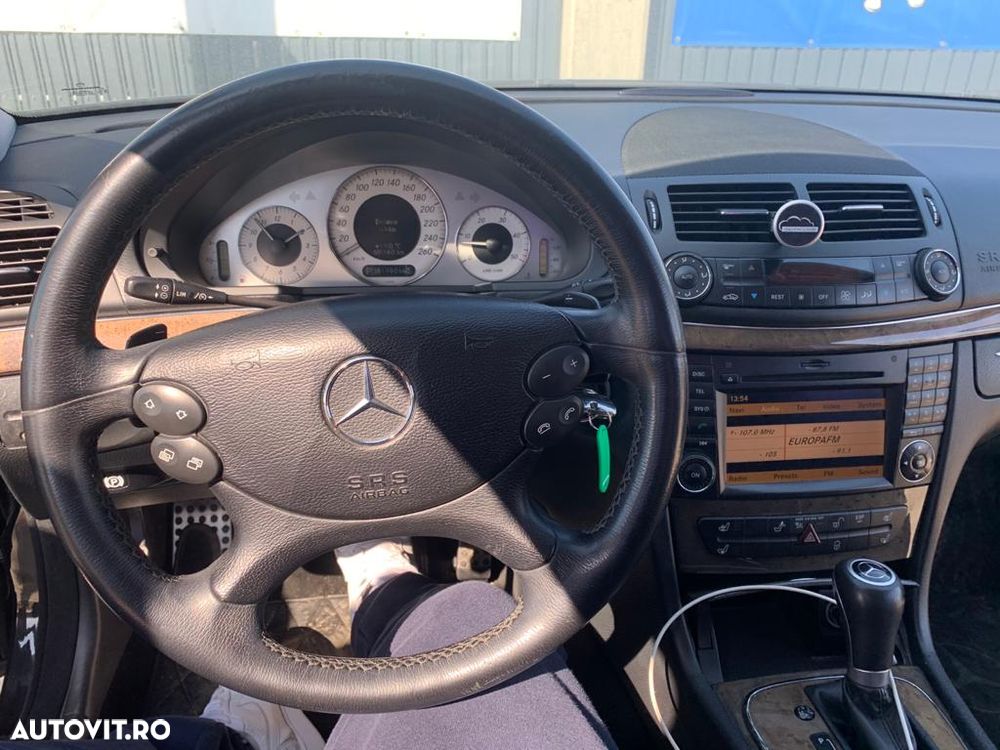 Mercedes-Benz E - 10