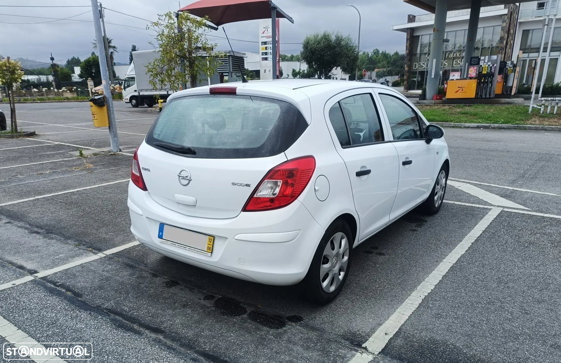 Opel Corsa 1.3 CDTi Enjoy EcoFLEX - 2
