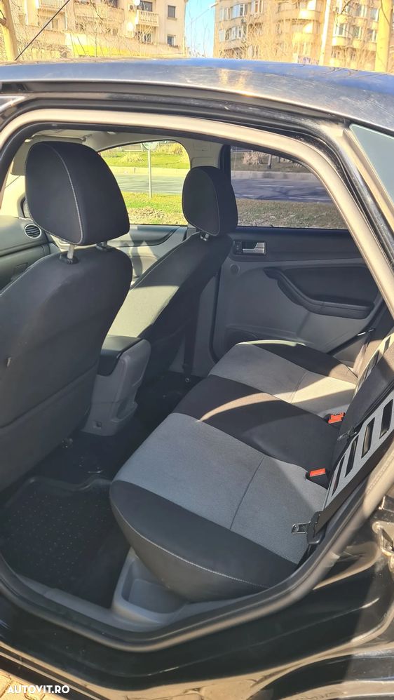 Ford Focus 1.6 Ti-VCT Titanium - 23