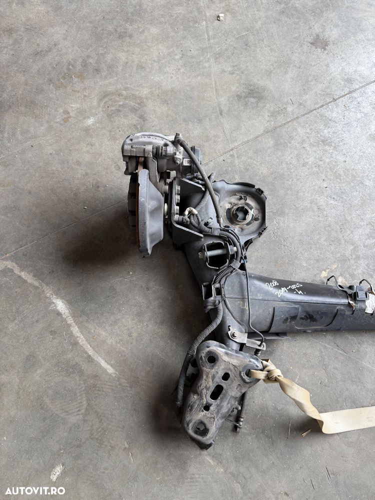 Punte spate completa cu discuri PEUGEOT 2008 an 2019-2025 fara rugina stare foarte buna - 2