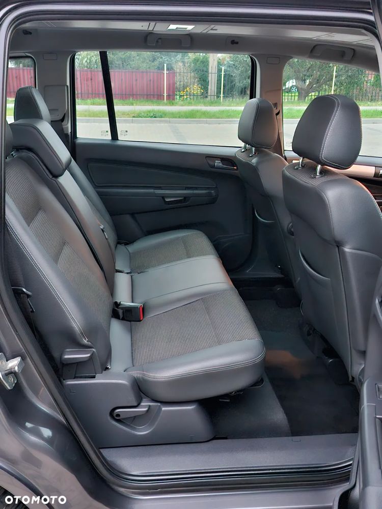 Opel Zafira 1.8 Cosmo - 16