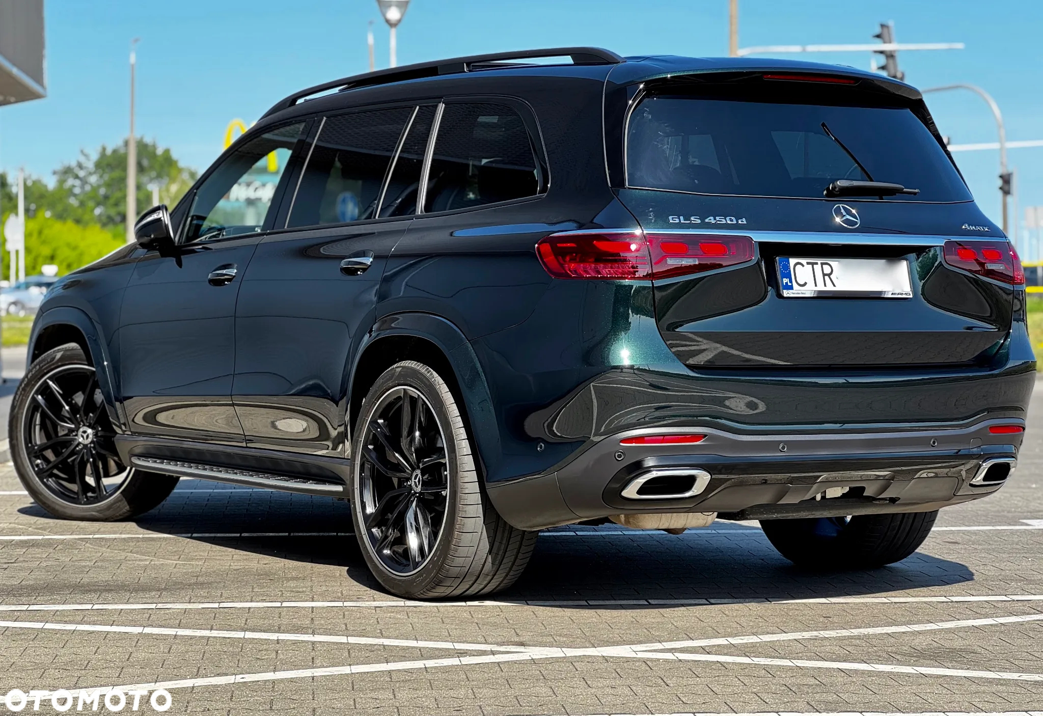 Mercedes-Benz GLS - 12