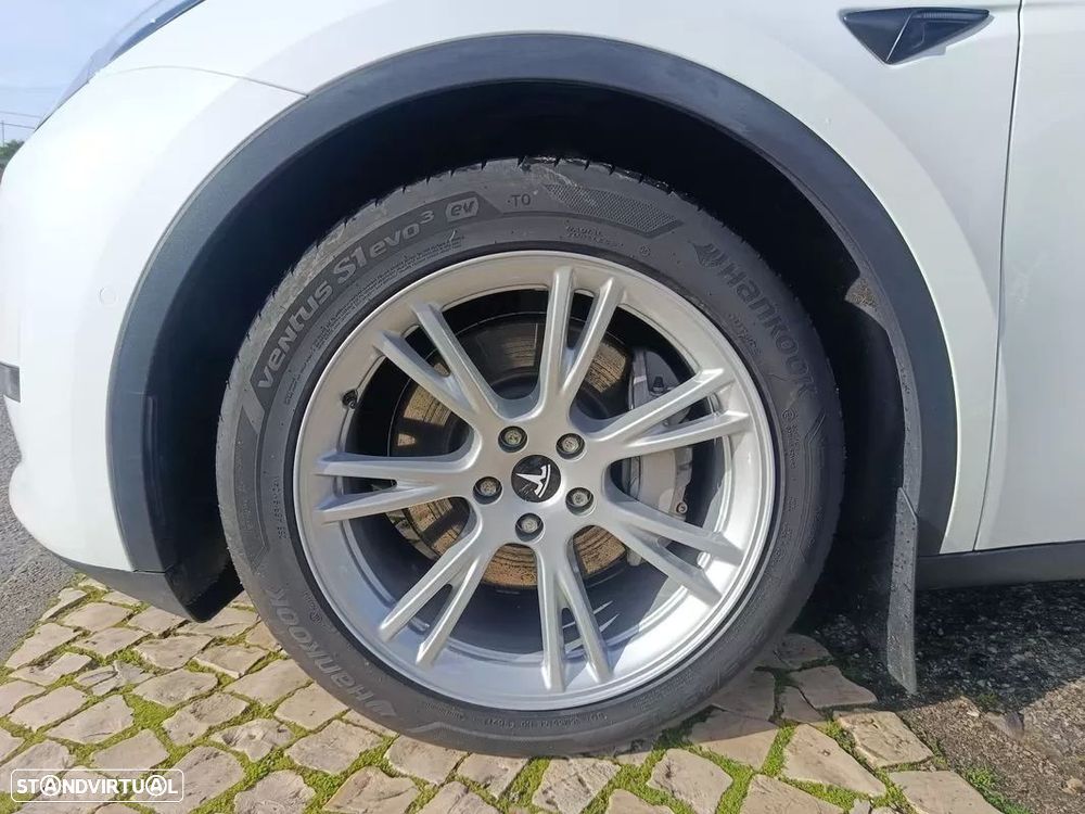 Tesla Model Y Long Range Dual Motor AWD - 21