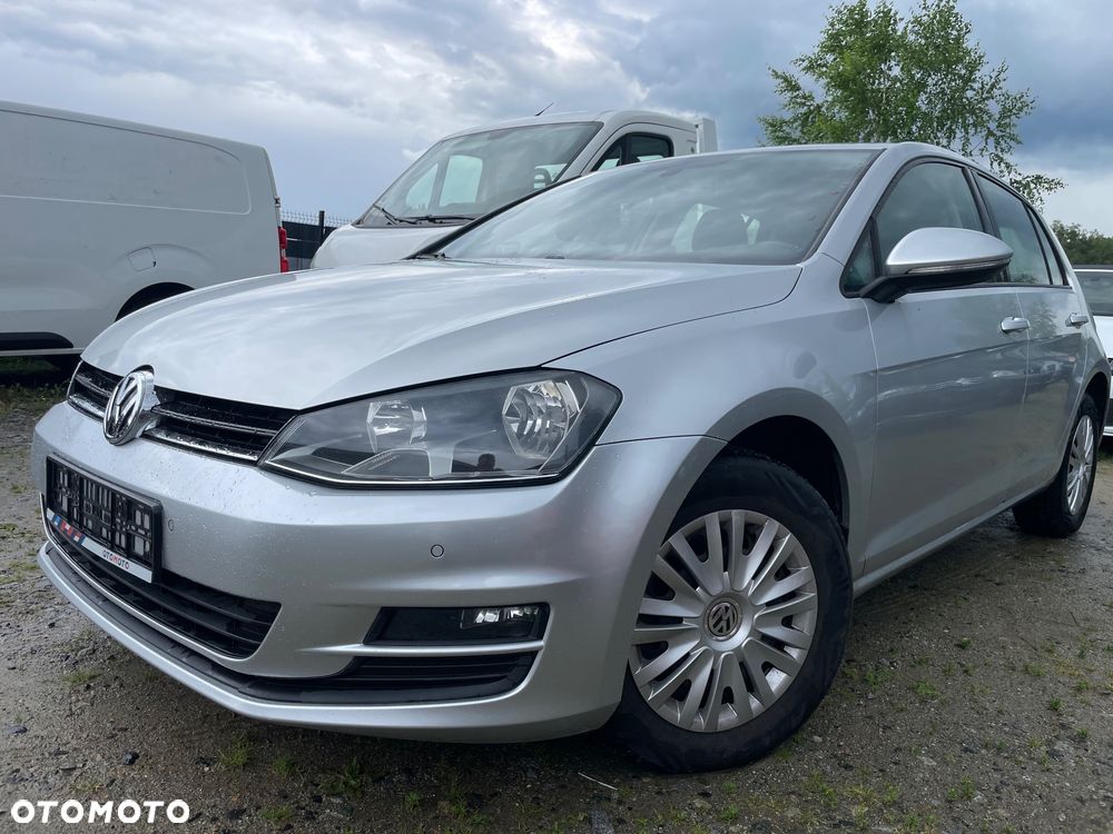Volkswagen Golf - 1