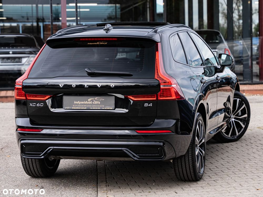 Volvo XC 60 B4 B Plus Dark - 2