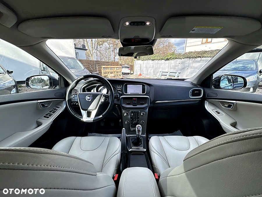 Volvo V40 D2 Summum - 27