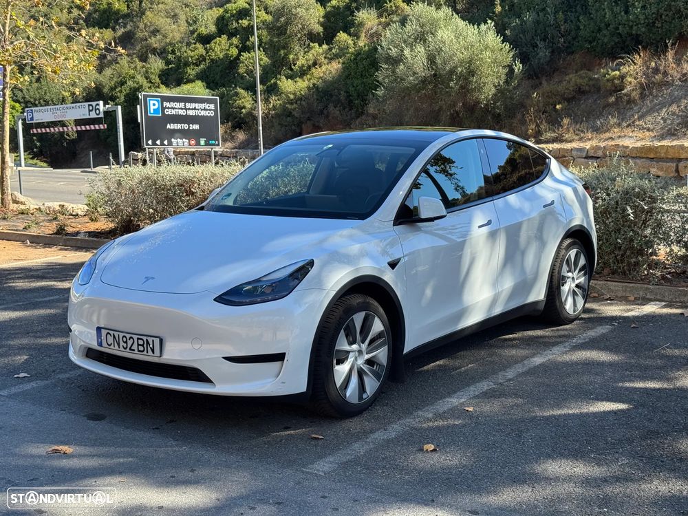 Tesla Model Y - 4