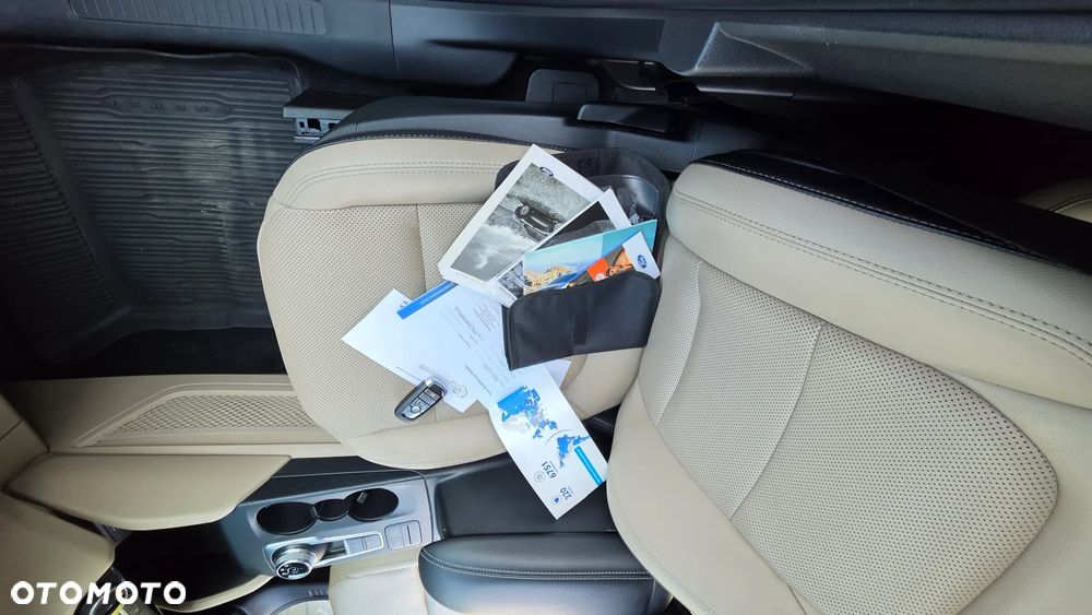 Ford Kuga - 25