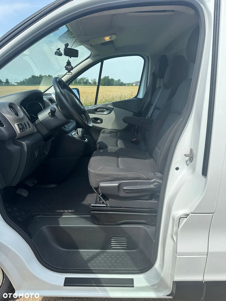 Renault TRAFIC - 24