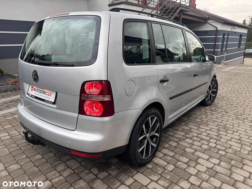 Volkswagen Touran 1.6 Freestyle - 3