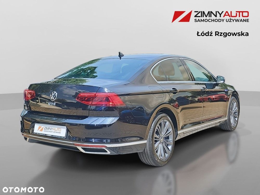 Volkswagen Passat - 4