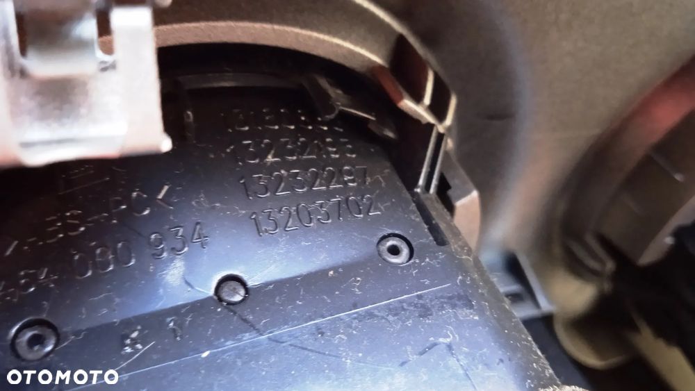 Kratki nawiewu panel środkowy awaryjne podgrzewanie foteli i kierownicy Opel Corsa D 13250807 13204956 - 5
