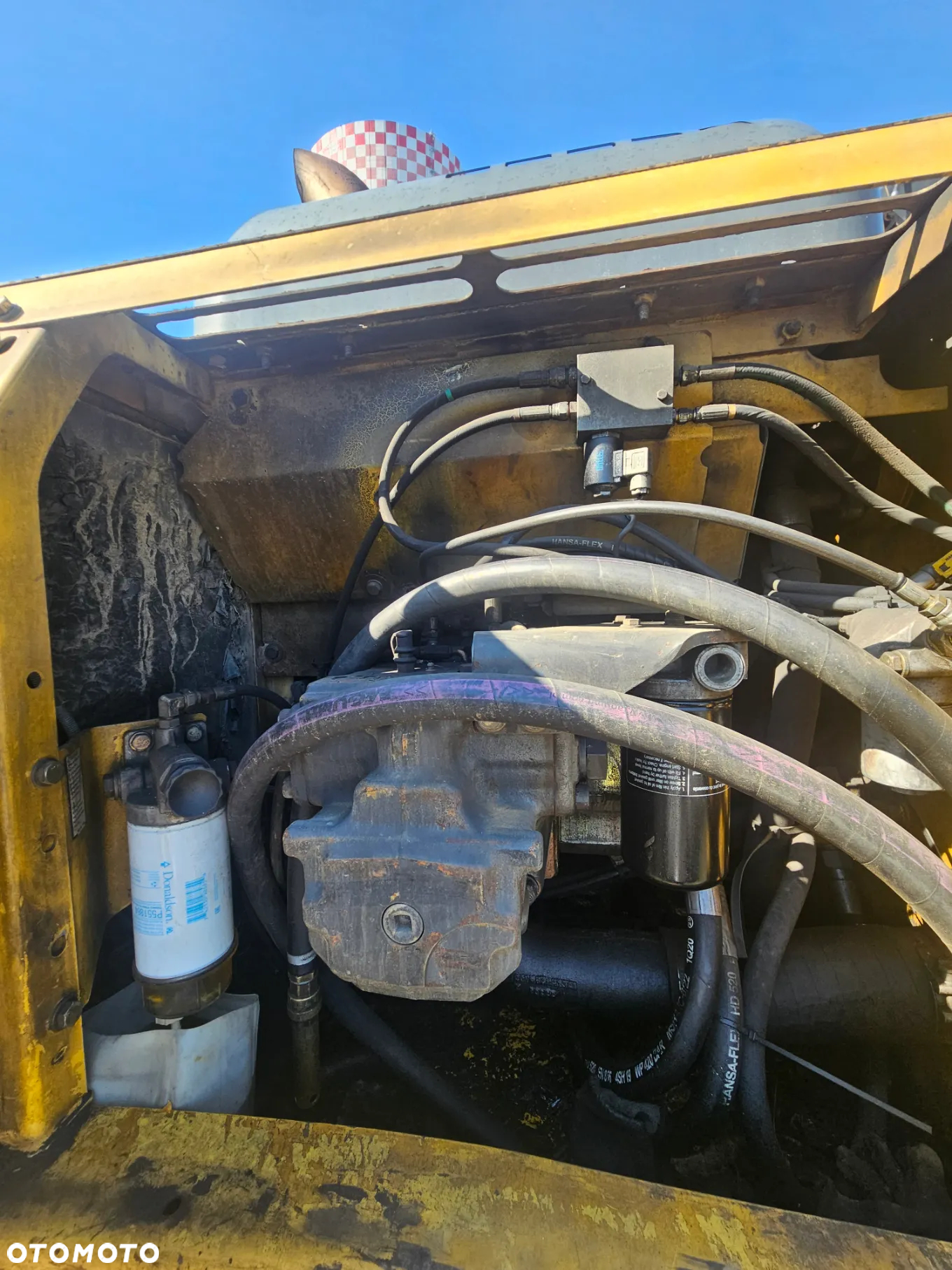 Komatsu PC24ONLC-8 - 11