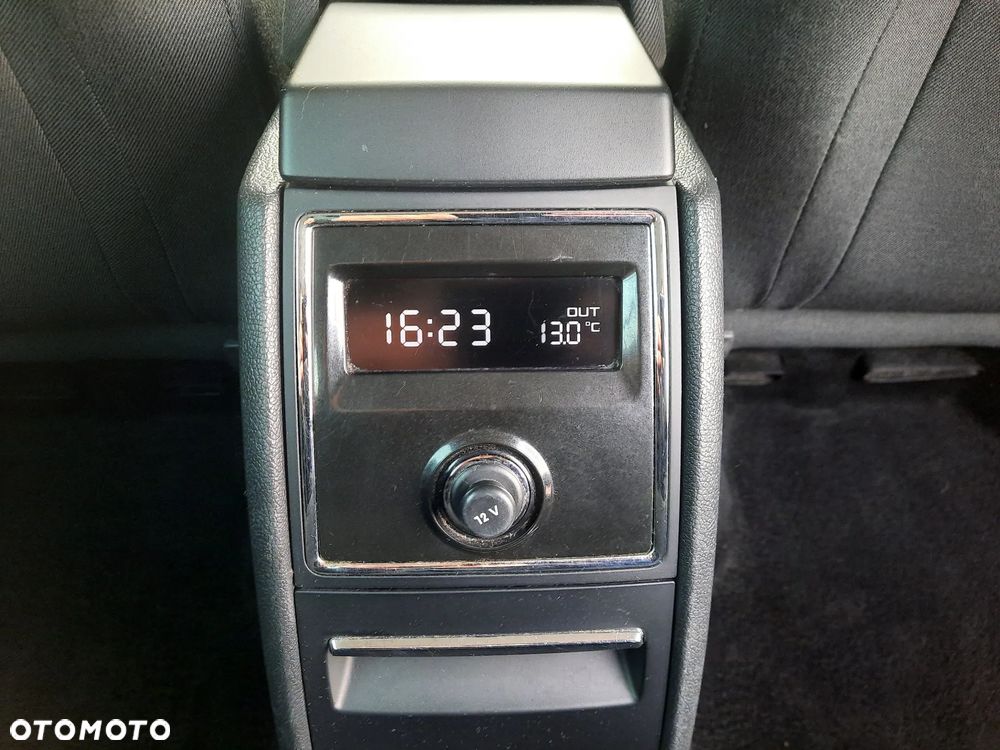 Skoda Superb 2.0 TDI DSG Exclusive - 24