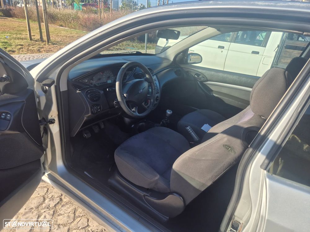 Ford Focus 1.8 TDdi Trend - 9