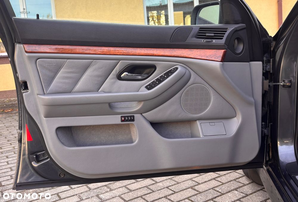 BMW Seria 5 - 15