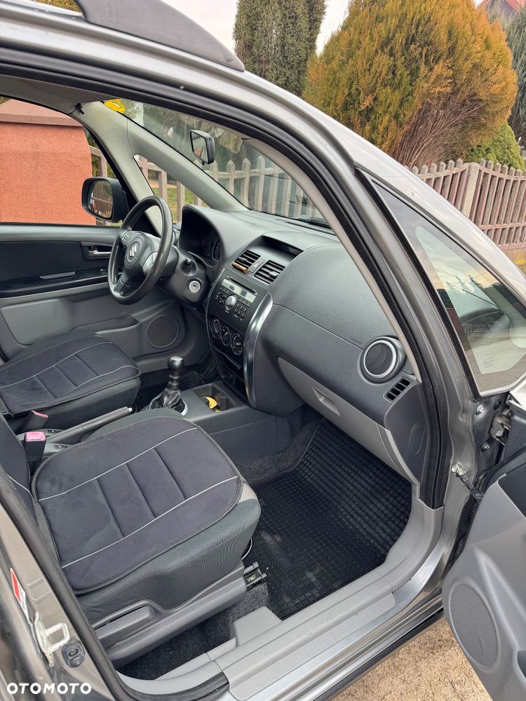 Suzuki SX4 1.9 DDiS DPF 4x4 Comfort - 8