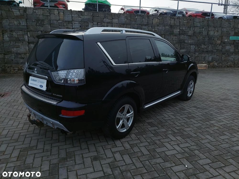Mitsubishi Outlander 2.0 DID Instyle NAVI - 30