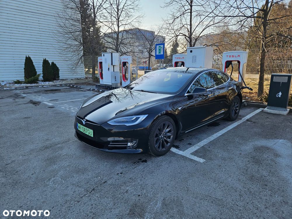 Tesla Model S - 1