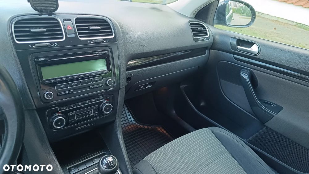 Volkswagen Golf 1.6 TDI DPF Comfortline - 26