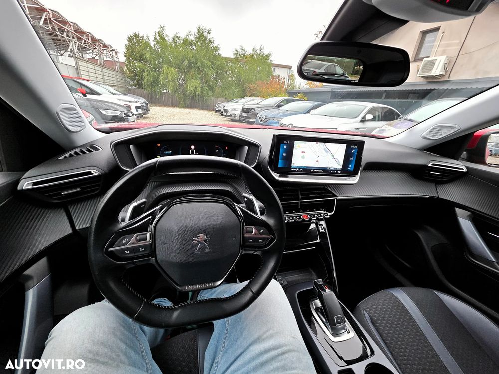 Peugeot 2008 1.2 L PureTech STT EAT8 Allure - 27