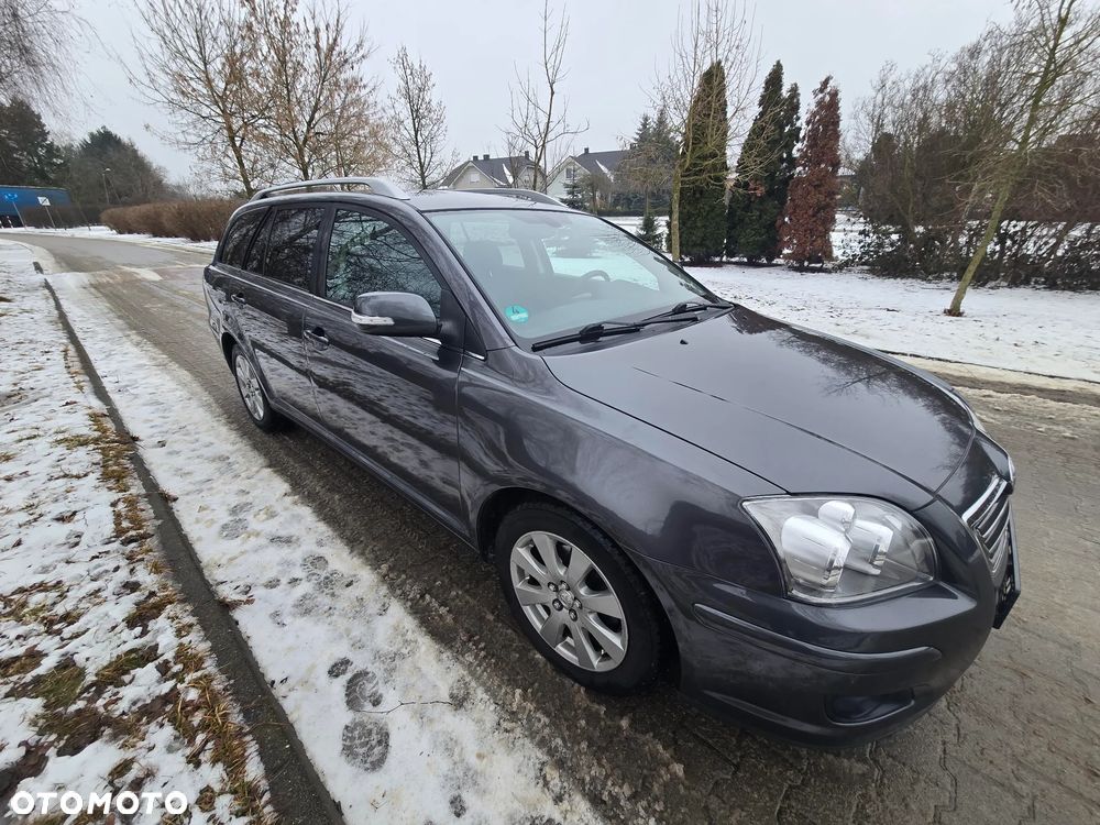 Toyota Avensis 1.8 VVT-i Combi - 11