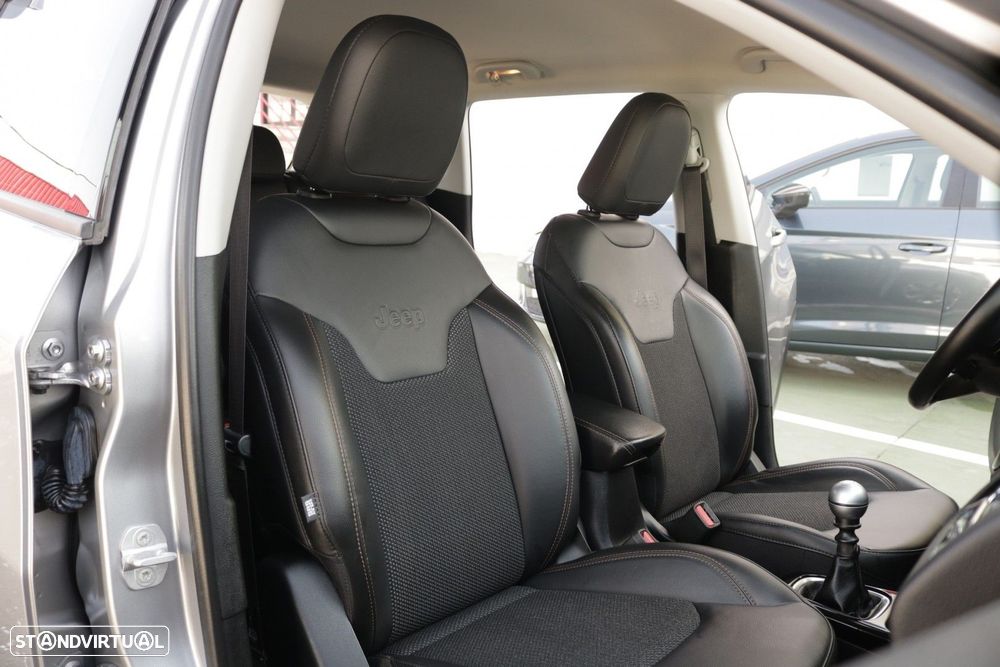 Jeep Compass 1.6 M-Jet Limited - 24