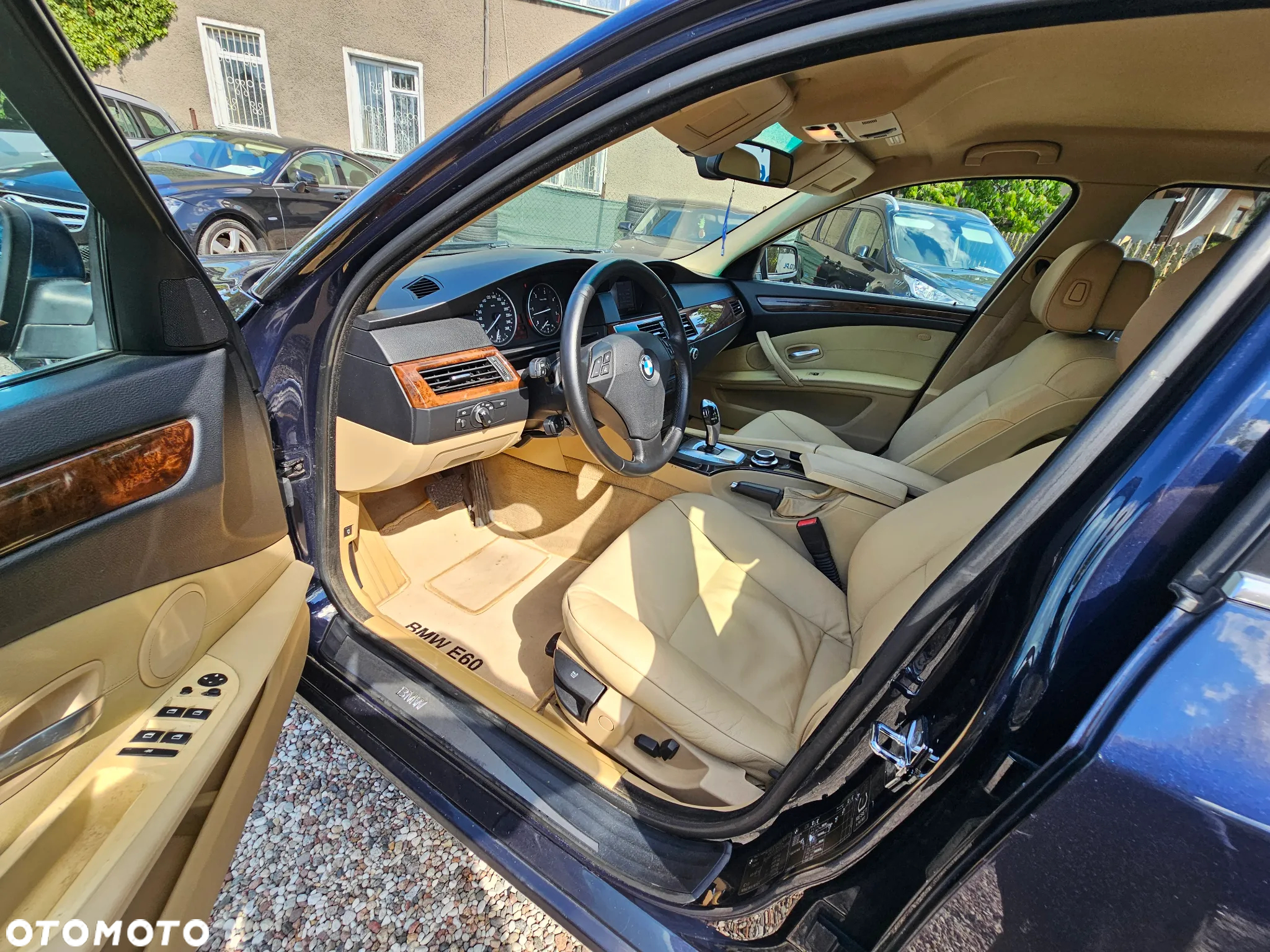 BMW Seria 5 530d xDrive Touring - 10