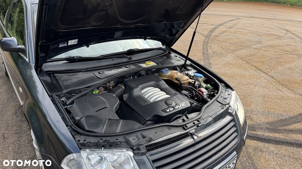 Volkswagen Passat 2.8 V6 4Mot Highline - 16
