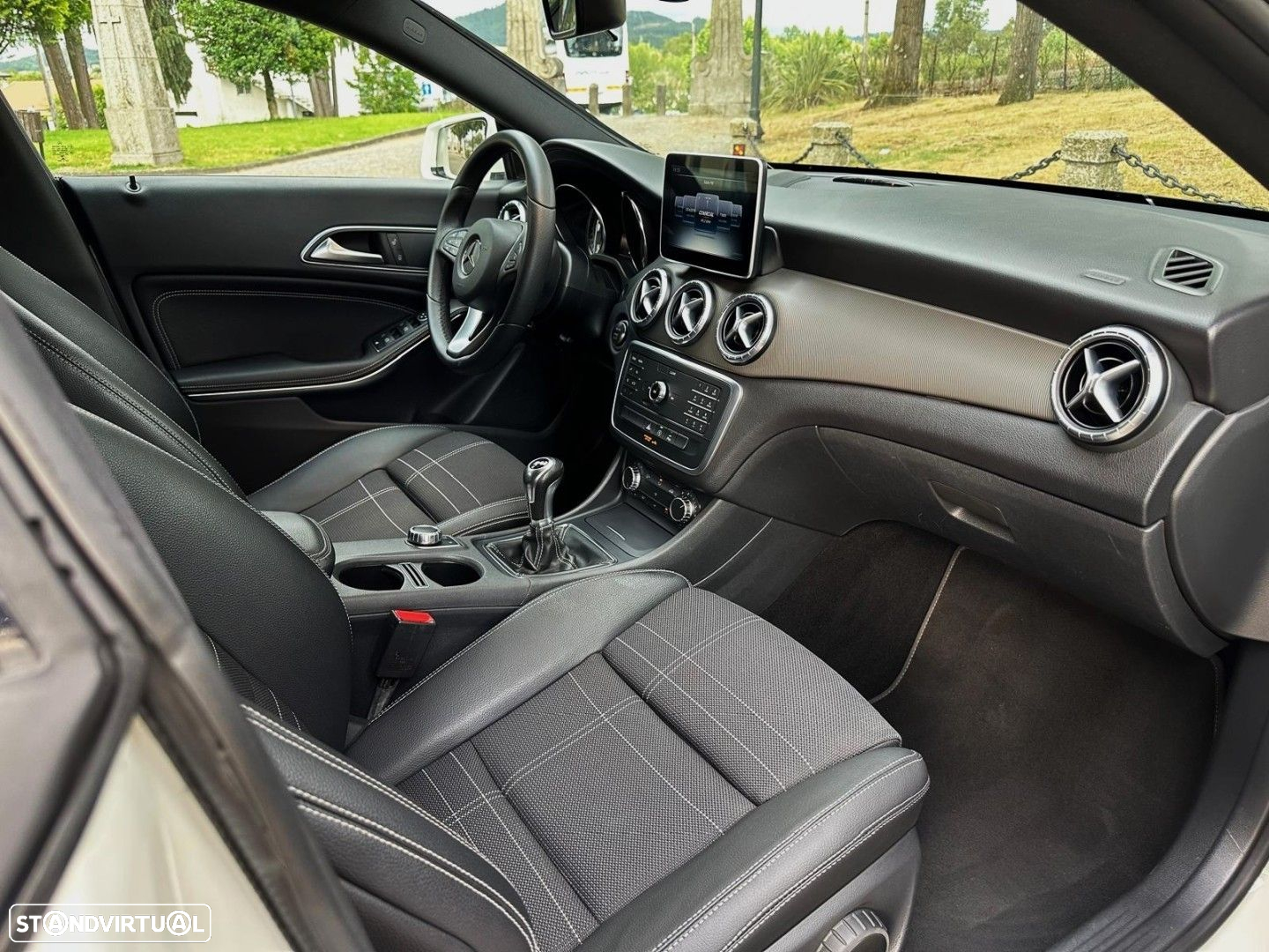 Mercedes-Benz CLA 180 d Shooting Brake Urban - 35