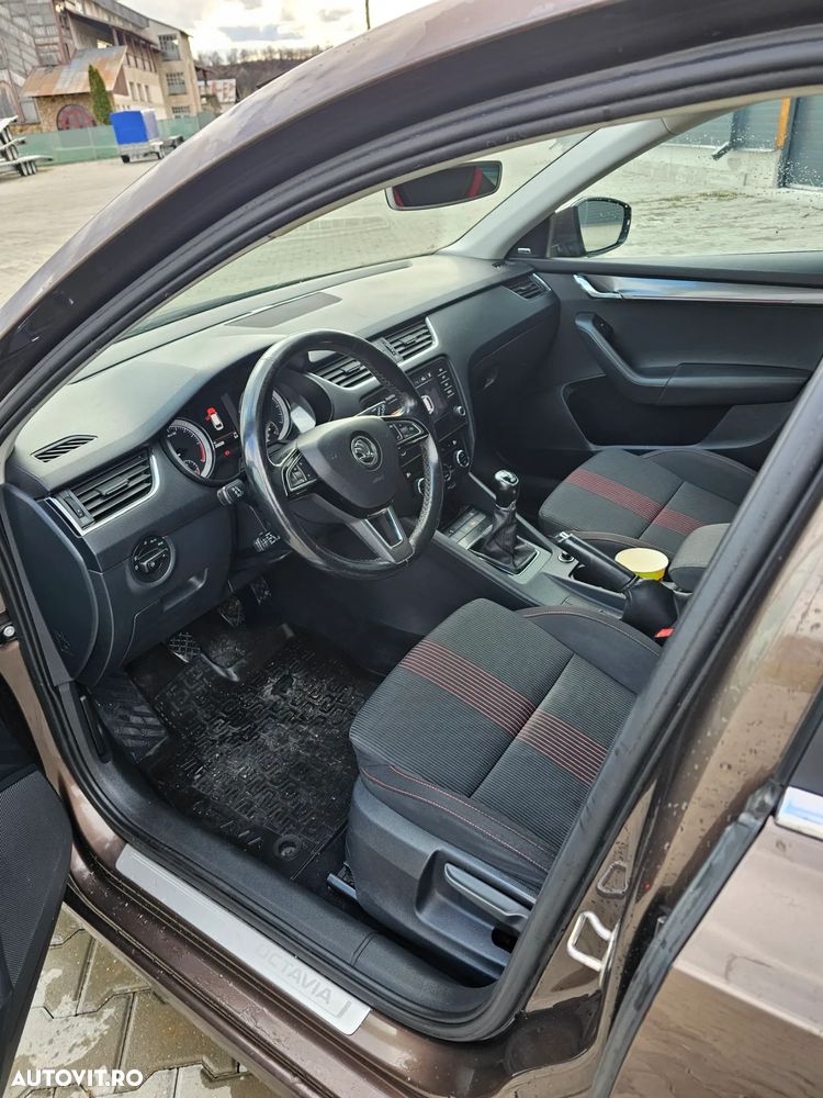 Skoda Octavia Combi 2.0 TDI 4x4 Ambition - 12