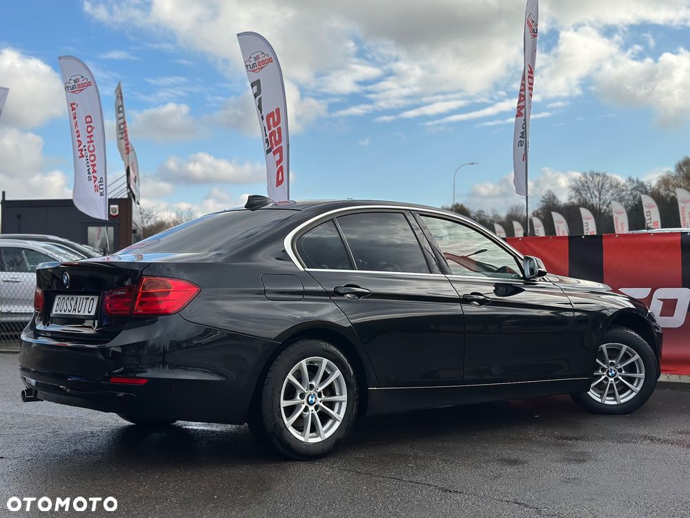 BMW Seria 3 318d - 4