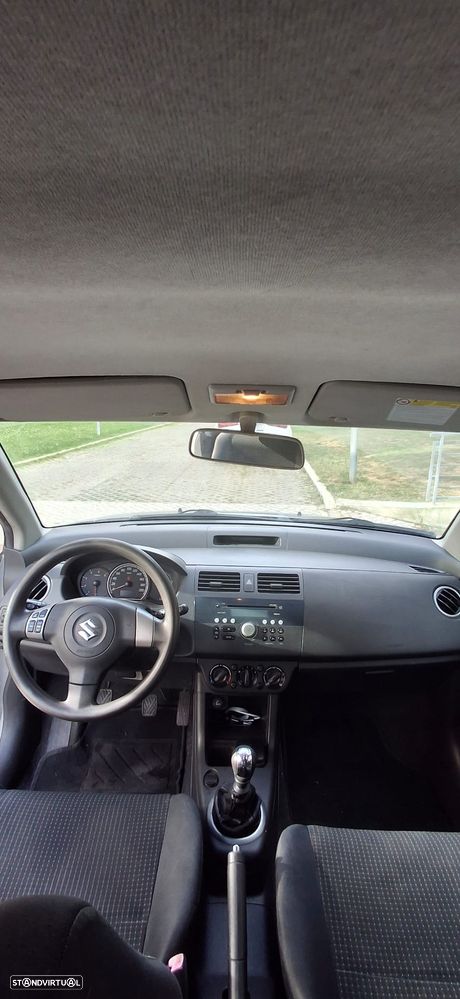 Suzuki Swift 1.3 DDiS GLX - 7