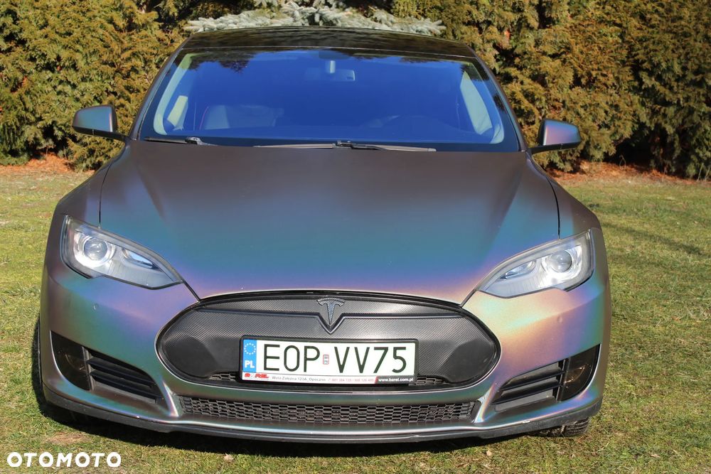 Tesla Model S 85