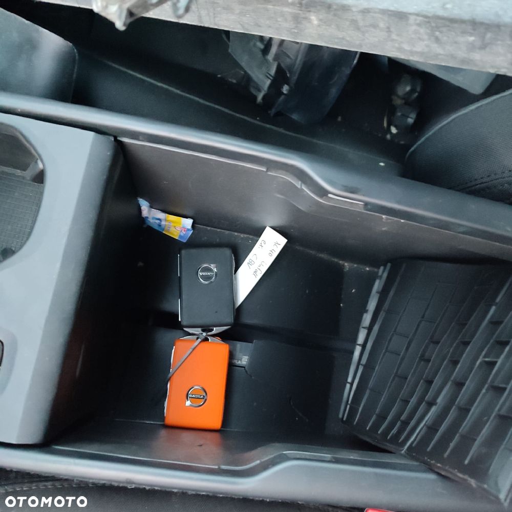 Volvo XC 40 - 4