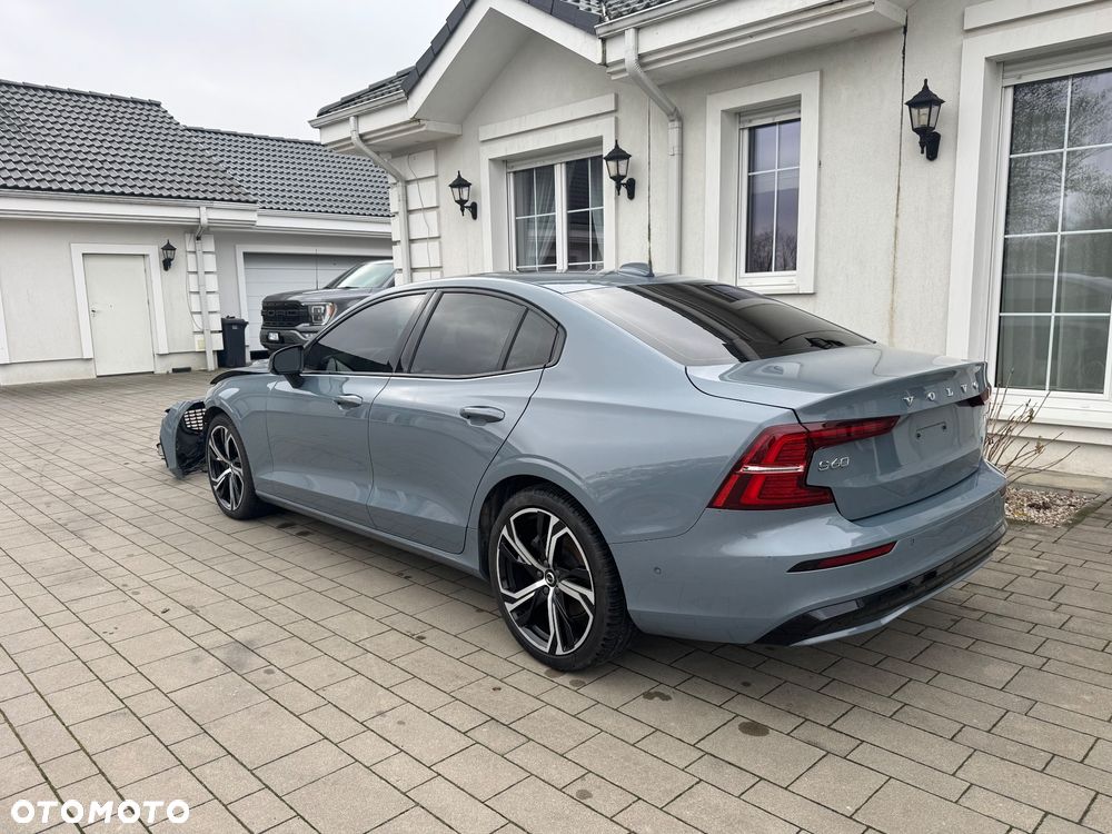 Volvo S60 B5 B AWD R-Design - 2