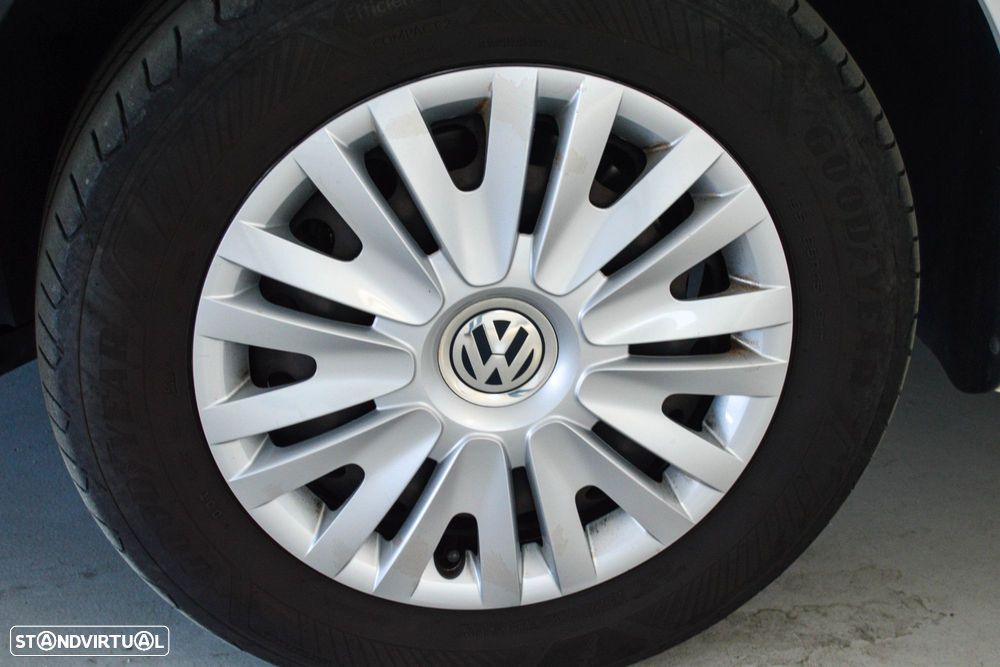 VW Caddy 2.0 TDi BlueMotion 2L - 21