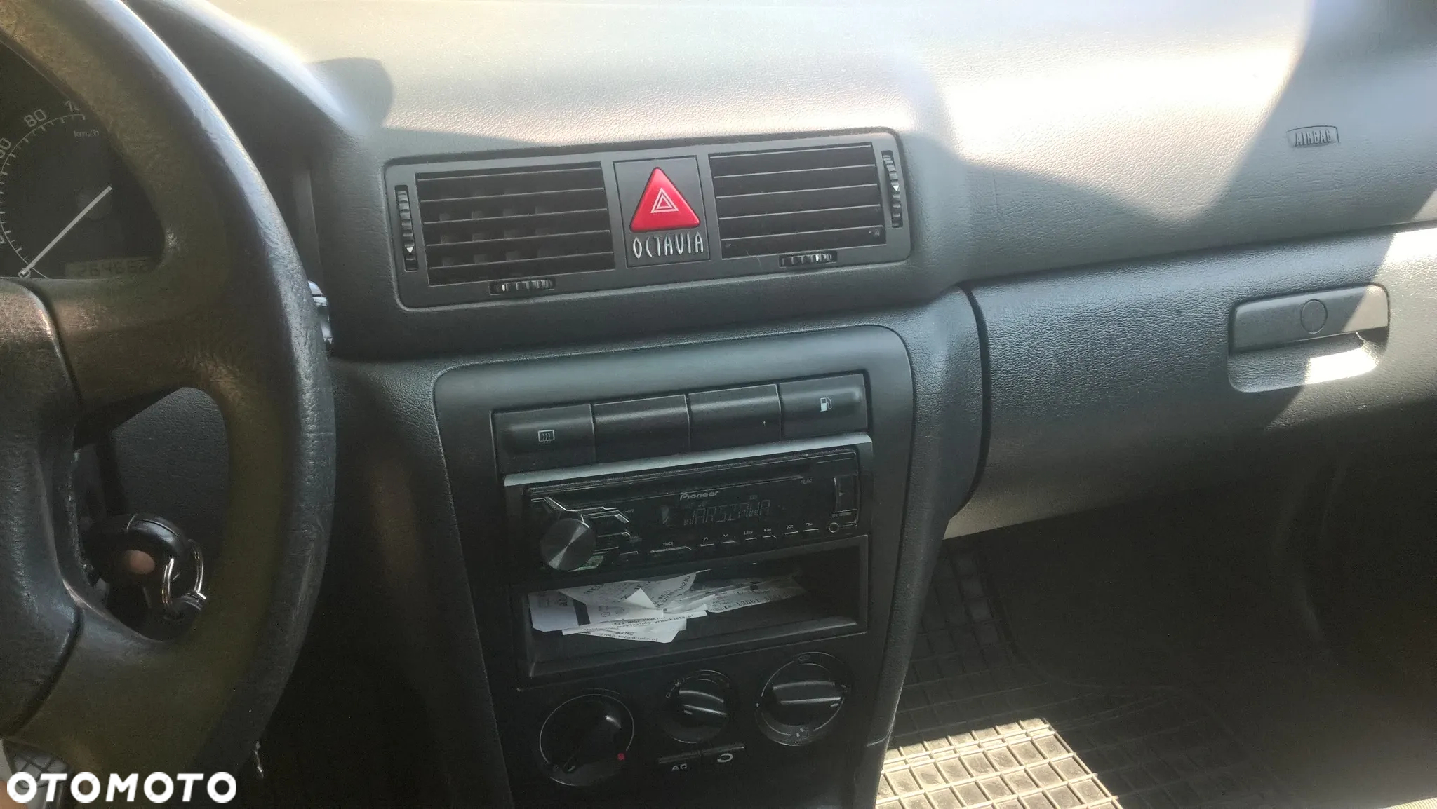 Skoda Octavia 1.4 Tour - 8