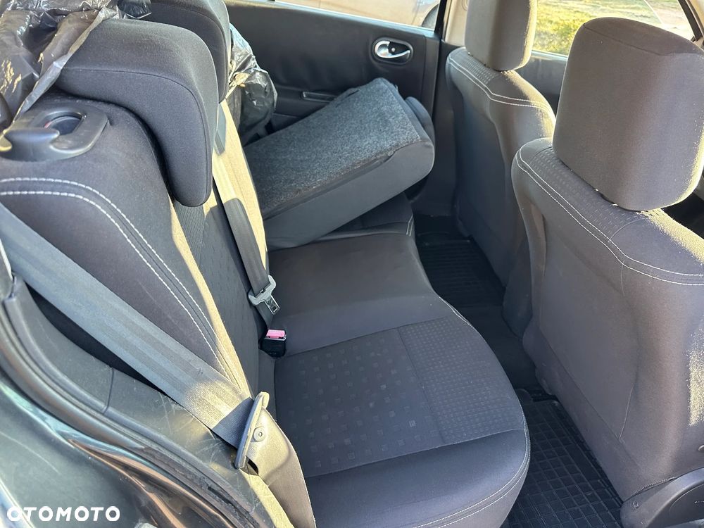 Renault Megane 1.6 Privilege - 4