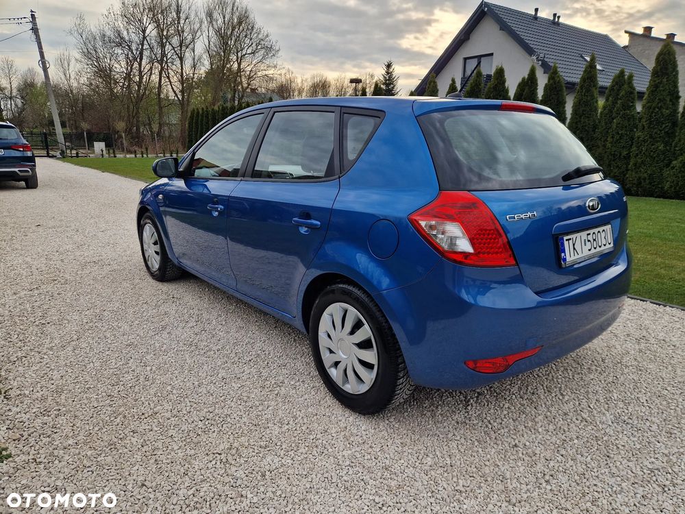 Kia Ceed 1.4 CVVT Dream-Team Edition - 10