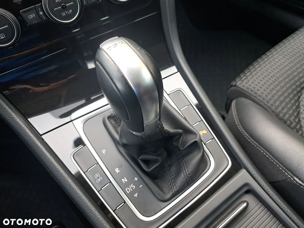 Volkswagen Golf 1.4 TSI BMT Highline DSG - 30