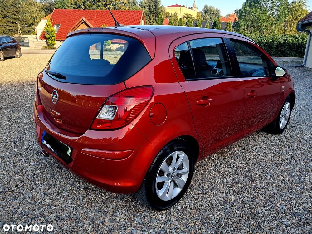 Opel Corsa 1.4 16V Cosmo - 4