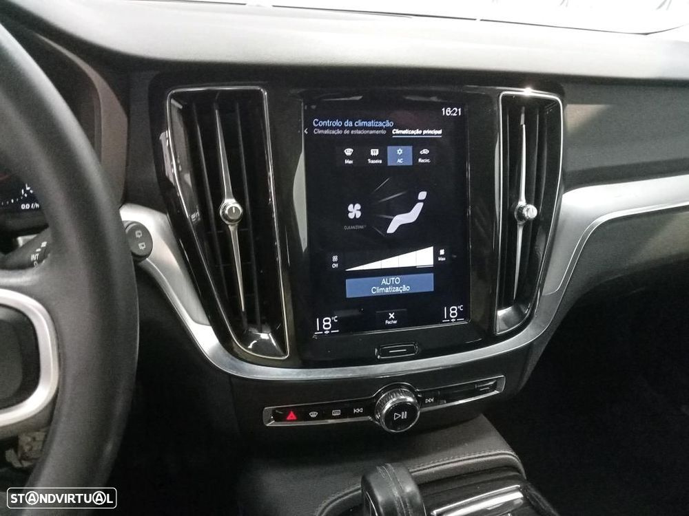 Volvo V60 2.0 T8 AWD TE Momentum - 6
