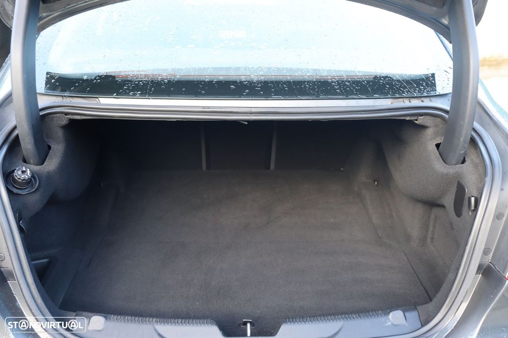 Jaguar XE 2.0 D Prestige Aut. - 23