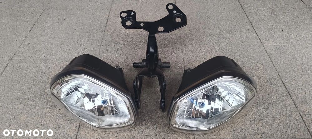 TRIUMPH STREET TRIPLE 675 1050 SPEED TRIPLE LAMPA PRZÓD REFLEKTOR STELAŻ - 1