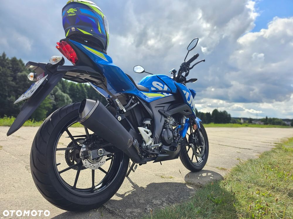 Suzuki GSX - 27