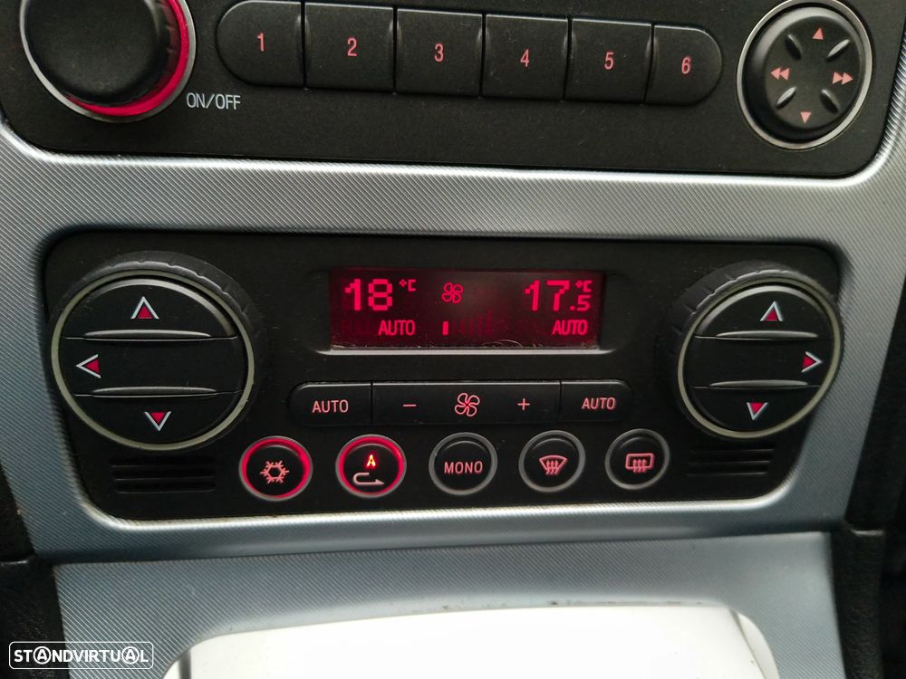 Alfa Romeo 159 1.9 JTDM 16V Q-Tronic TI - 23