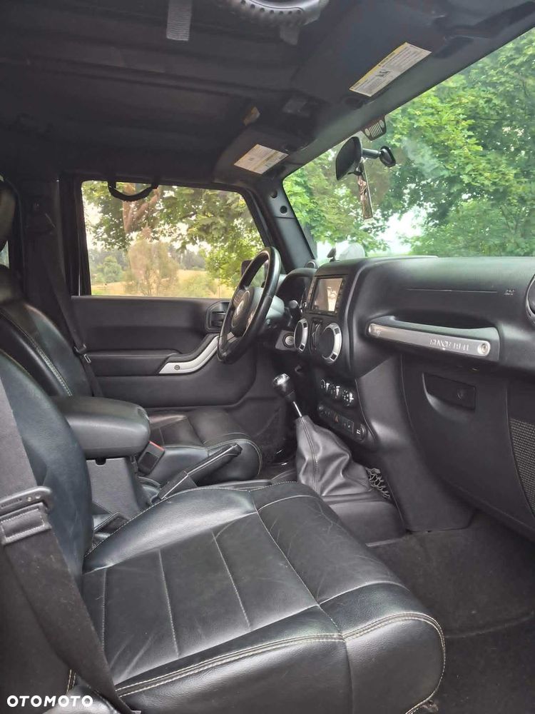 Jeep Wrangler - 8